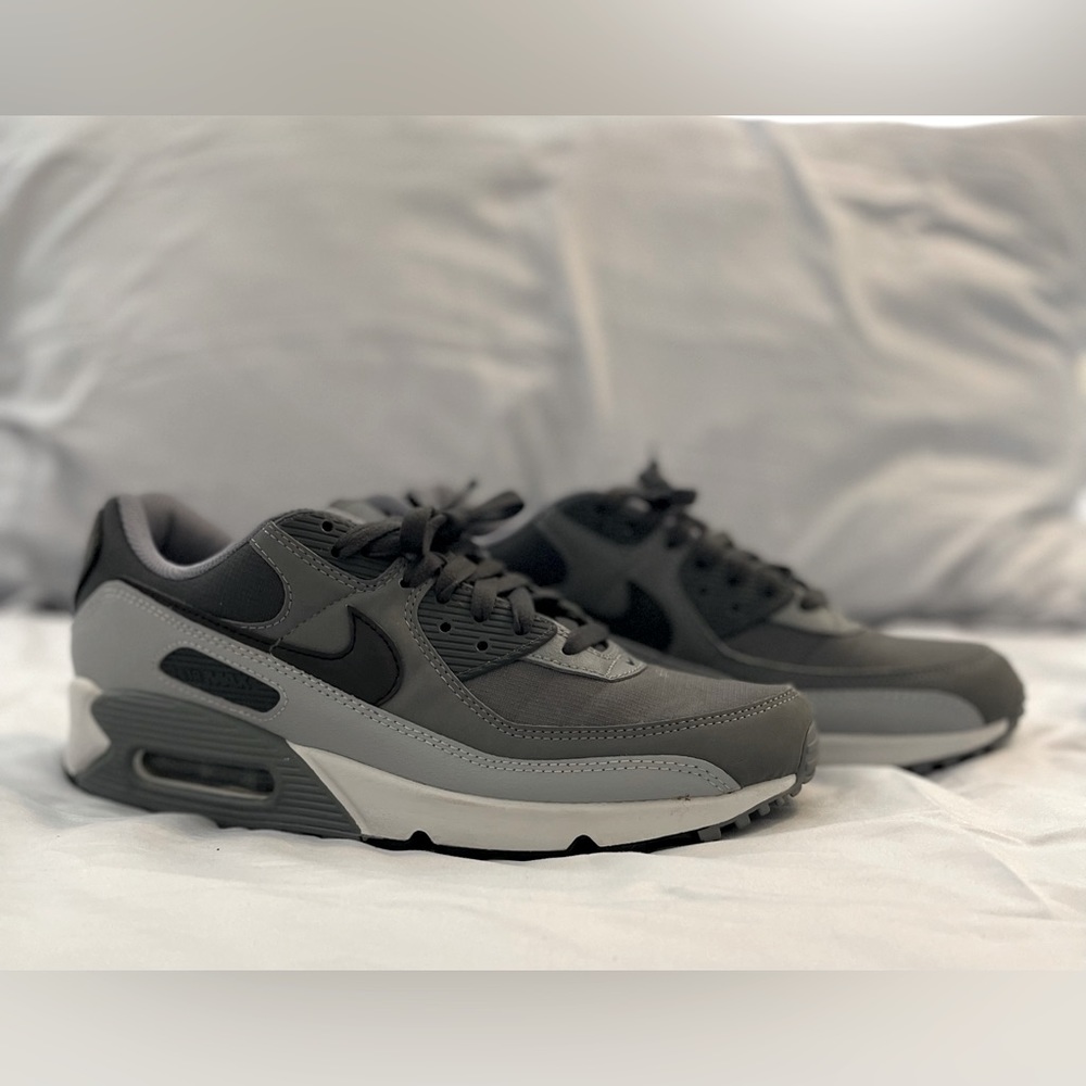 Men’s Nike Air Max 90, Size 10